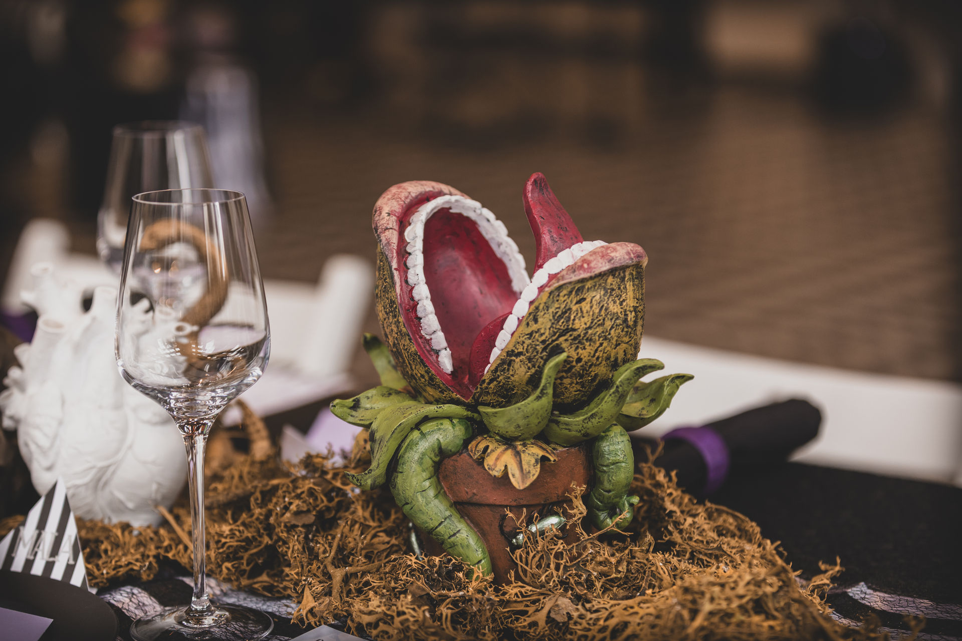 1 FFB 2915 FarbhaseFotografie halloween hochzeit inspiration hellyesweddings 2