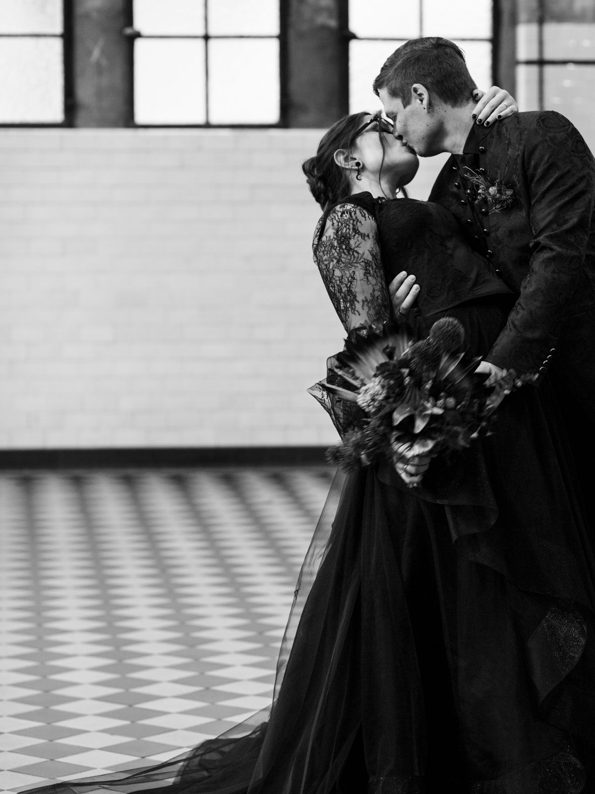 10 Styled Shoot 22haunted ever after22 119 halloween hochzeit inspiration hellyesweddings
