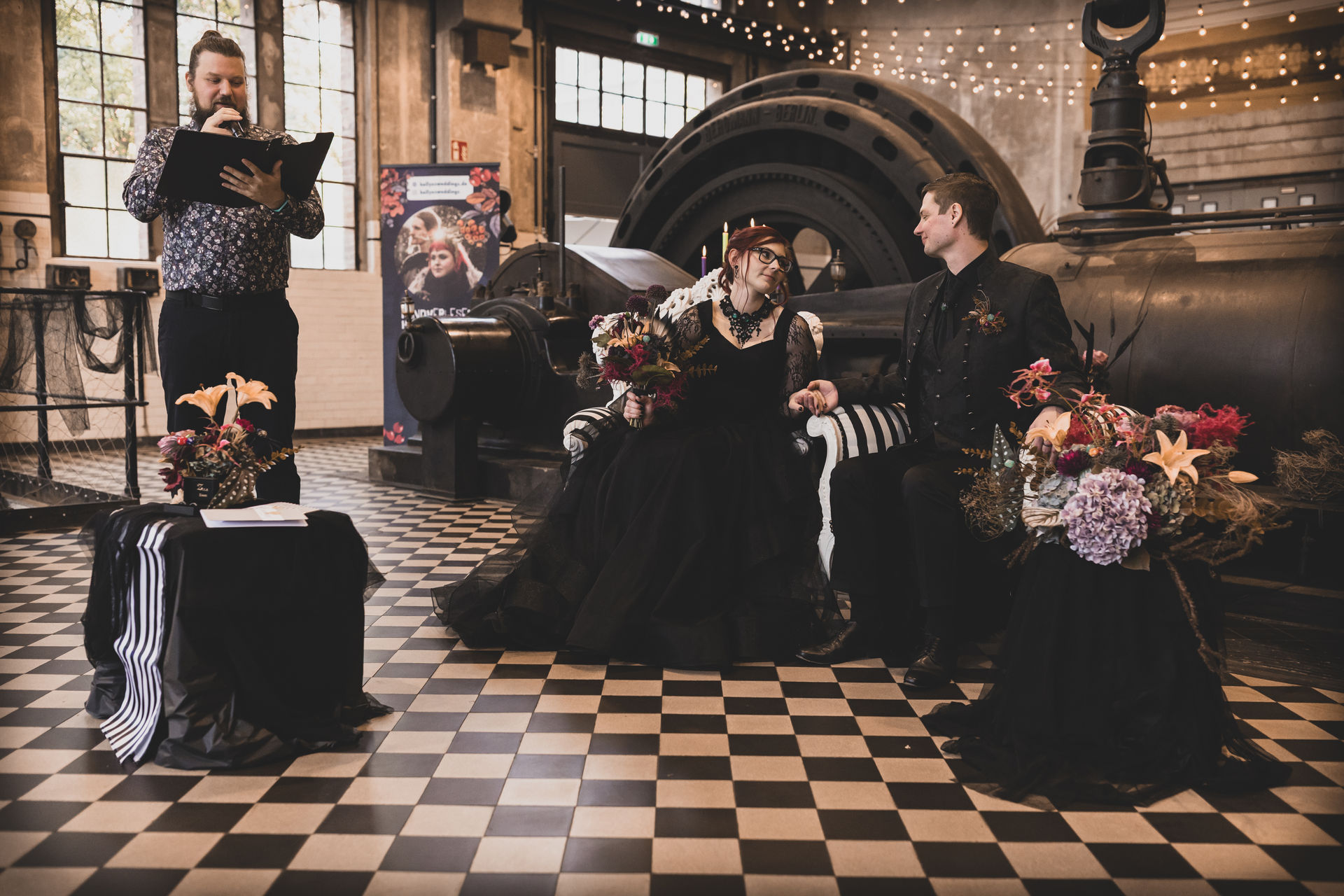 16 FFB 3531 FarbhaseFotografie halloween hochzeit inspiration hellyesweddings