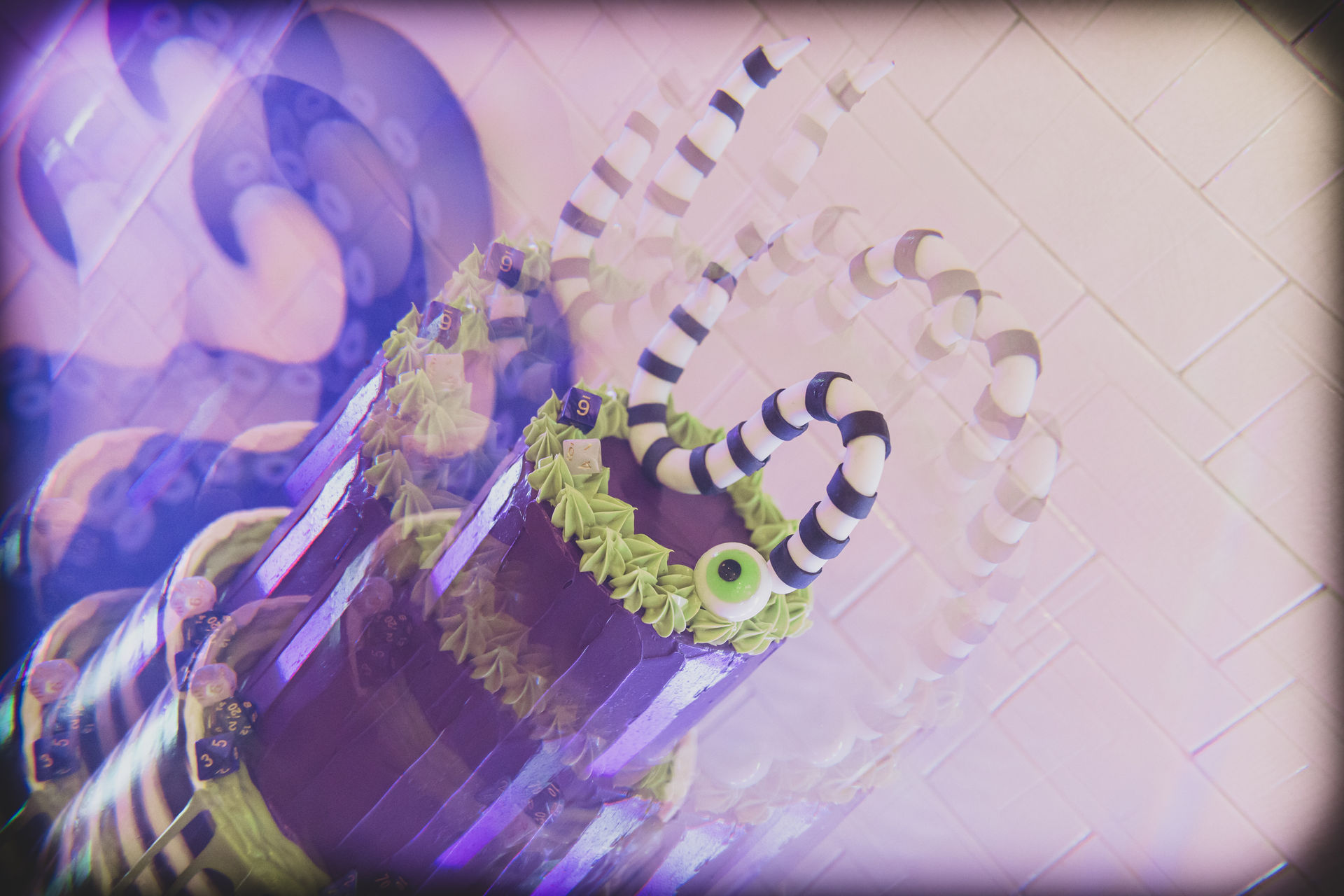 30 FFB 4855 FarbhaseFotografie halloween hochzeit inspiration hellyesweddings