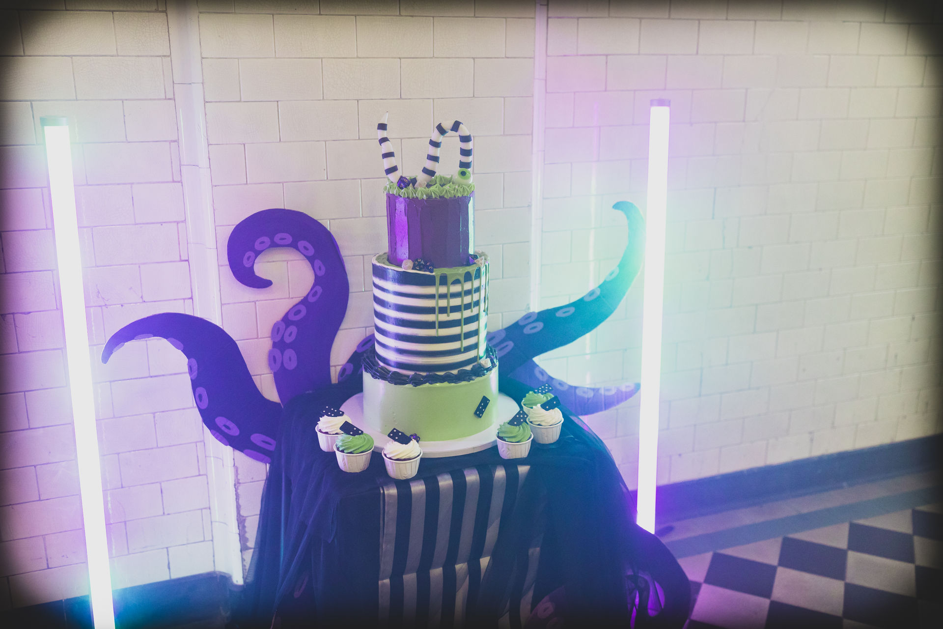 31 FFB 4898 FarbhaseFotografie halloween hochzeit inspiration hellyesweddings